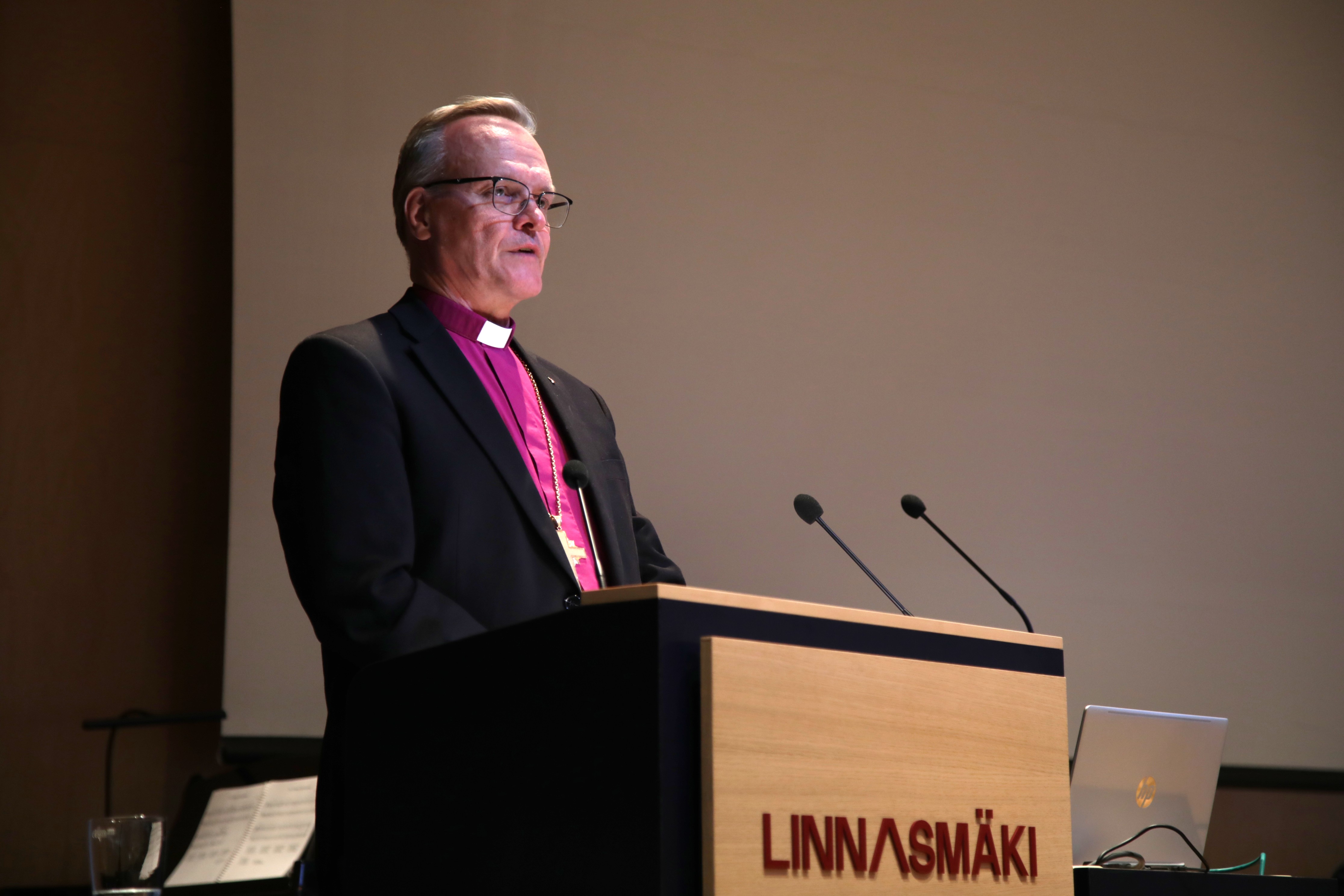 Arkkipiispa Tapio Luoma.