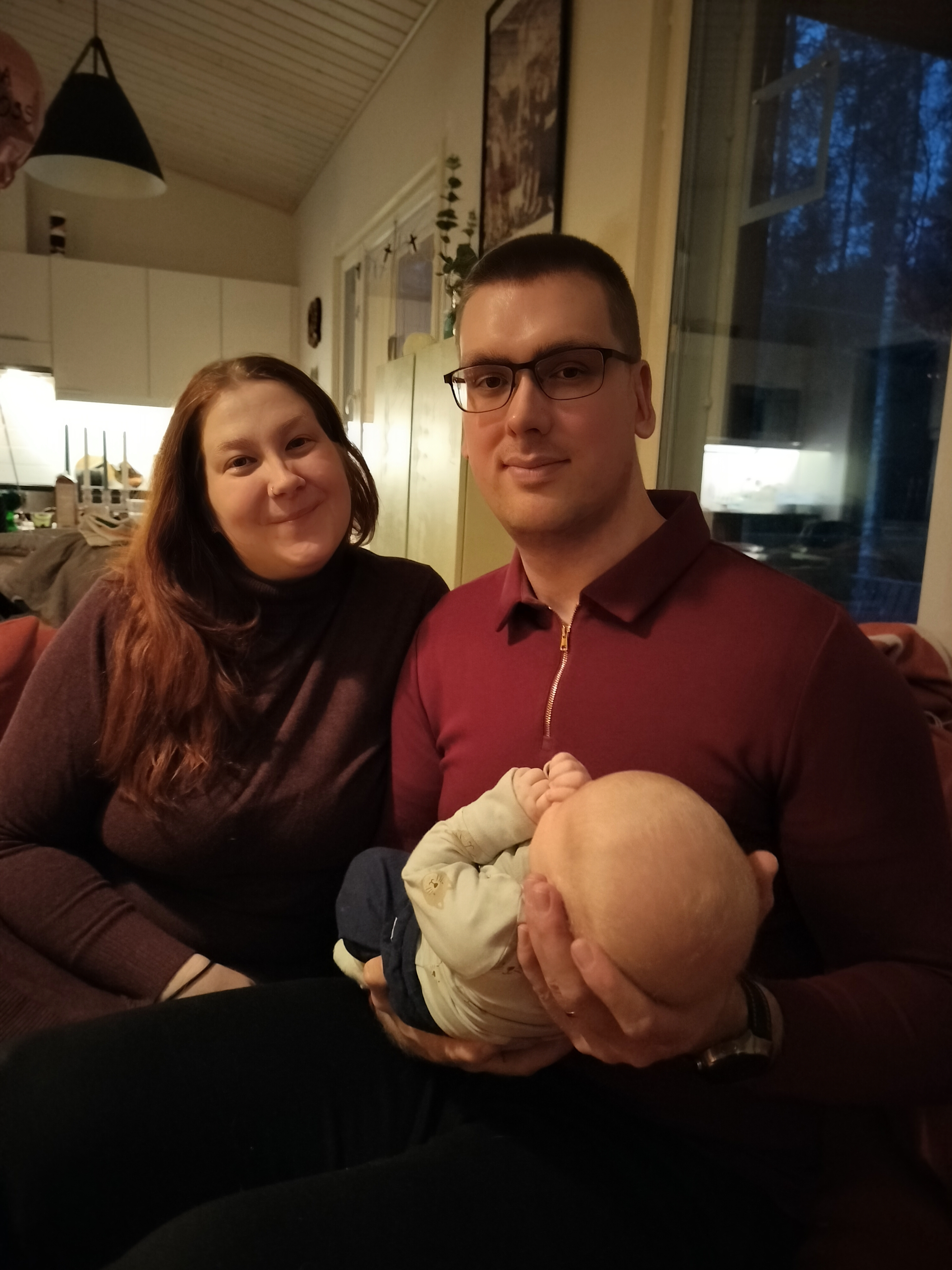 Sanni, Samu ja vauva.