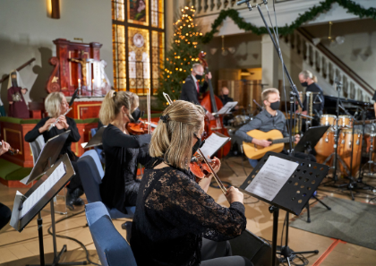 Lähetyskirkon Kauneimmat Joululaulut -orkesteri.